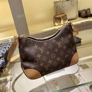 is it cheaper to buy lv in italy|louis vuitton shopping in italy.